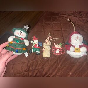 SNOWMAN ORNAMENTS + DECOR